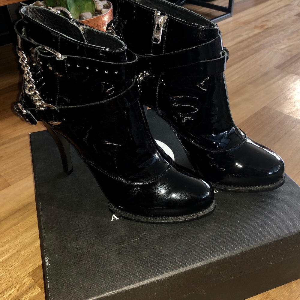 Alexander McQueen high heel chain brouged boots
